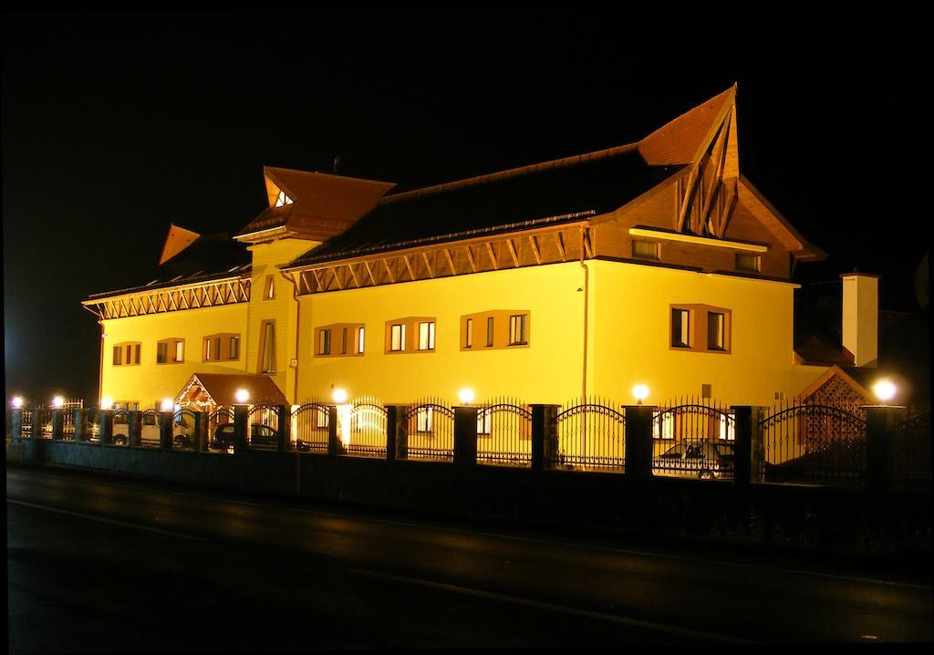 Motel Vector Acăţari Dış mekan fotoğraf